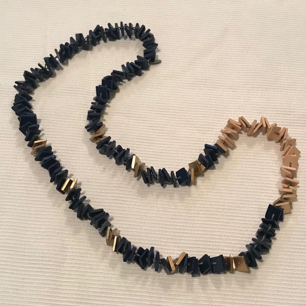Sahara Wooden Necklace. Lightweight, brown/tan.